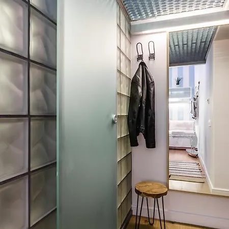 Mini With Balcony アパート